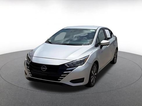 Used 2025 Nissan Versa SV FWD image 7