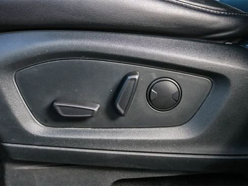 Used 2023 Ford Explorer XLT w/ Equipment Group 202A image 23