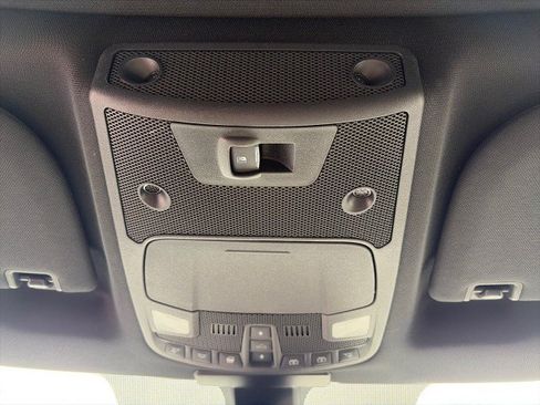 Used 2015 Ford F150 Platinum w/ Equipment Group 701A Luxury AWD/4WD image 19