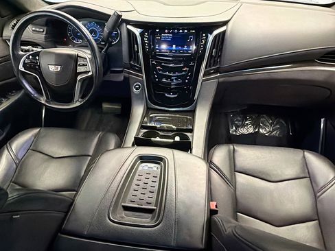 Used 2016 Cadillac Escalade Platinum AWD/4WD image 12