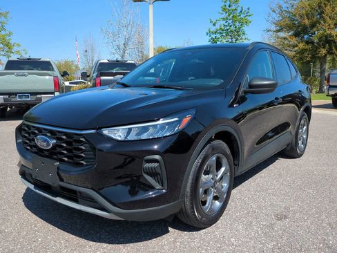 Used 2025 Ford Escape ST-Line image 2