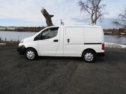 Used 2017 Nissan NV200 S image 4