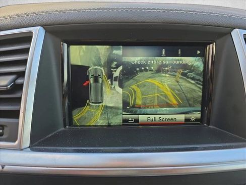 Used 2015 Mercedes-Benz GL 450 4MATIC image 24