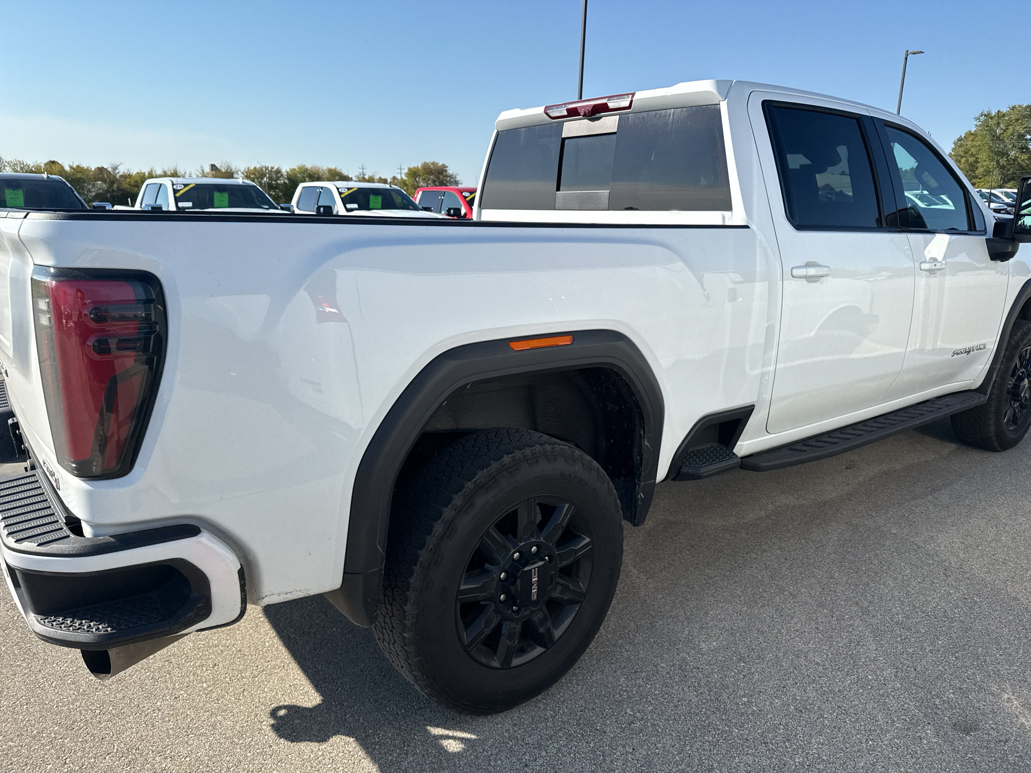 Used 2025 GMC Sierra 3500 AT4 w/ AT4 Premium Plus Package AWD/4WD image 3