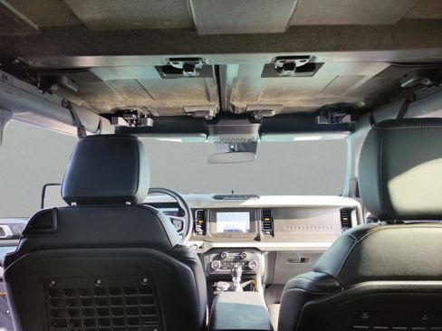 Used 2023 Ford Bronco Badlands image 18