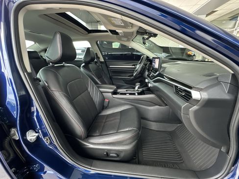 Used 2024 Nissan Altima 2.5 SR w/ SR Premium Package FWD image 27