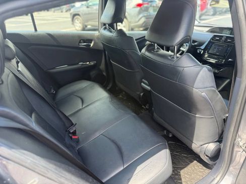 Used 2016 Toyota Prius Three Touring FWD image 17