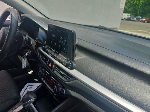 Used 2019 Kia Forte LXS FWD image 7
