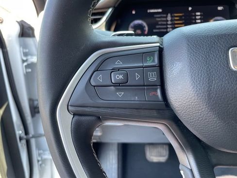 Used 2023 Jeep Grand Cherokee L Laredo AWD/4WD image 20