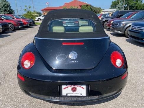 Used 2009 Volkswagen Beetle S image 5