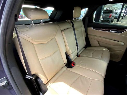 Used 2018 Cadillac XT5 Luxury w/ Driver Awareness Package image 36
