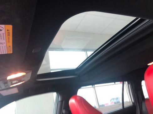 Used 2022 Toyota Highlander XSE AWD/4WD image 17