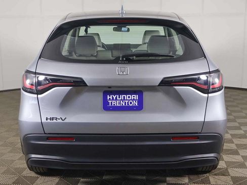 Used 2024 Honda HR-V LX image 9