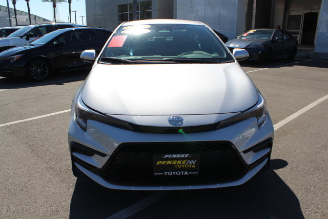 Certified 2026 Toyota Corolla SE FWD image 3