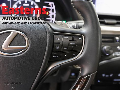 Used 2020 Lexus ES 350 w/ Accessory Package FWD image 16