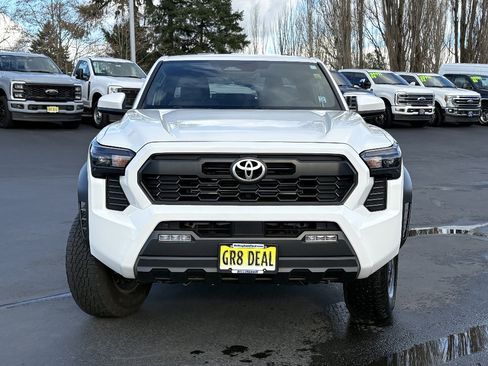 Used 2024 Toyota Tacoma TRD Off-Road AWD/4WD image 3