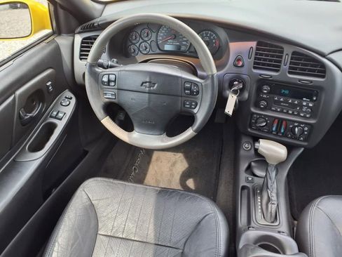 Used 2002 Chevrolet Monte Carlo SS w/ Pace Car Replica Pkg image 7