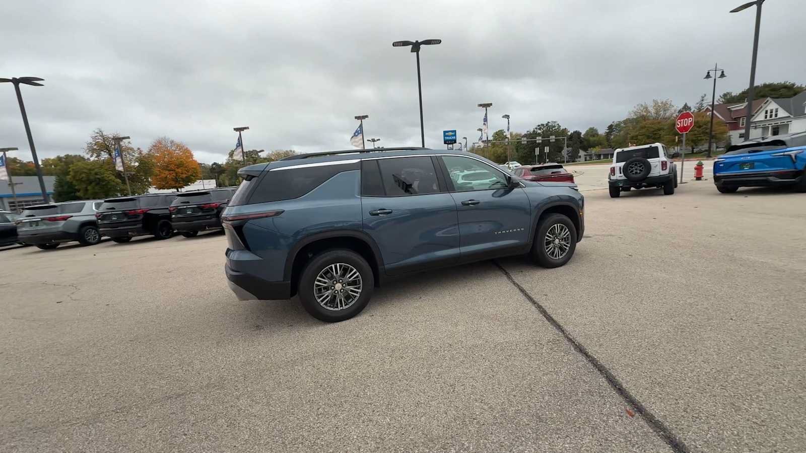 Certified 2025 Chevrolet Traverse LT w/ Driver Confidence Package AWD/4WD image 8