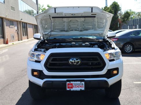 Used 2023 Toyota Tacoma SR AWD/4WD image 9