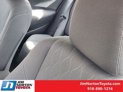 Used 2025 Toyota Corolla LE image 15