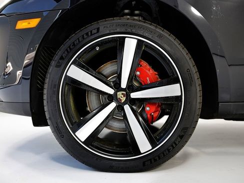 New 2026 Porsche Macan S image 13