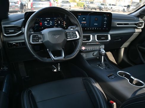 Used 2025 Ford Mustang GT Premium image 17