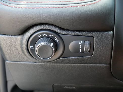 Used 2025 Dodge Durango GT AWD/4WD image 19