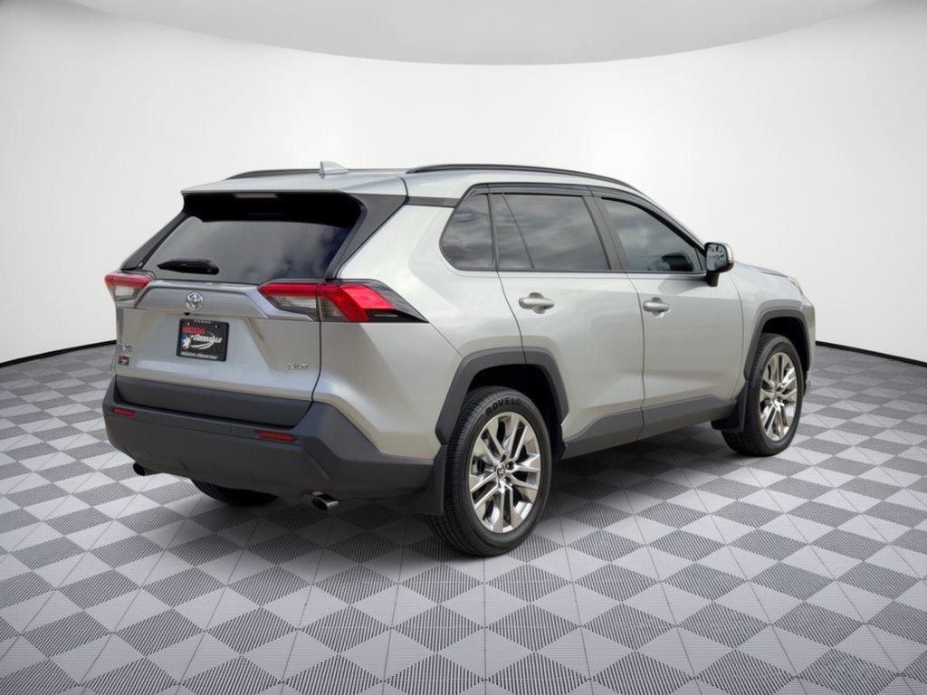 Used 2021 Toyota RAV4 XLE Premium FWD image 9