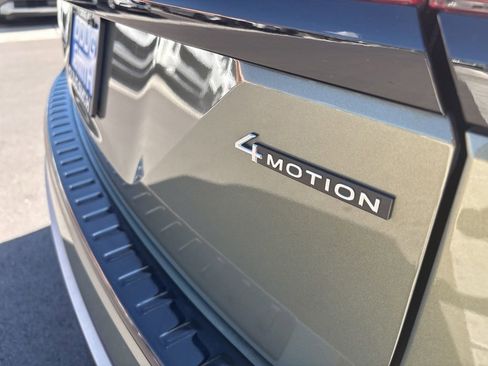 Used 2024 Volkswagen Atlas Peak Edition SEL AWD/4WD image 18