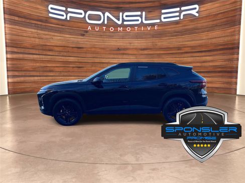 Used 2024 Chevrolet Trax ACTIV w/ Driver Confidence Package image 1