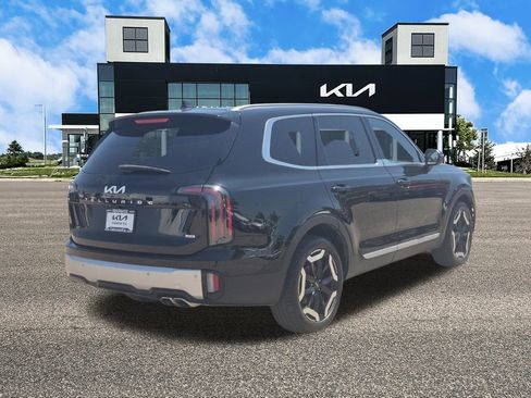 Used 2024 Kia Telluride EX image 6