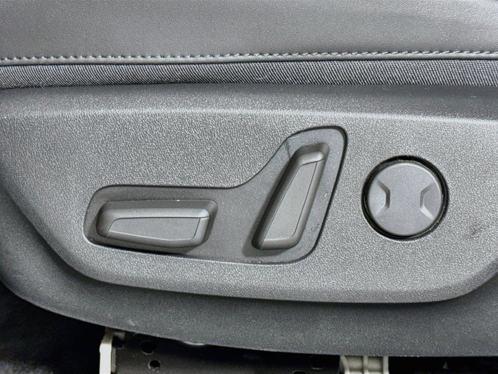 Used 2023 Kia Niro Wave w/ Wave Preserve Package FWD image 17