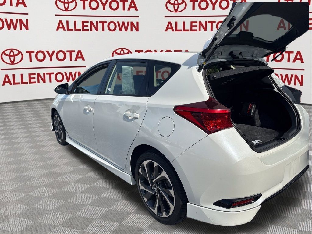 Used 2017 Toyota Corolla iM w/ Carpet Mat Package FWD image 10