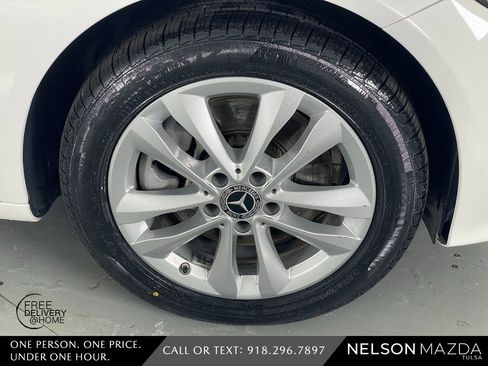 Used 2020 Mercedes-Benz C 300 4MATIC Sedan image 10