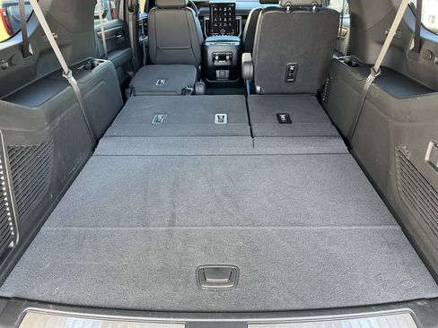 Used 2025 GMC Yukon XL Denali image 23