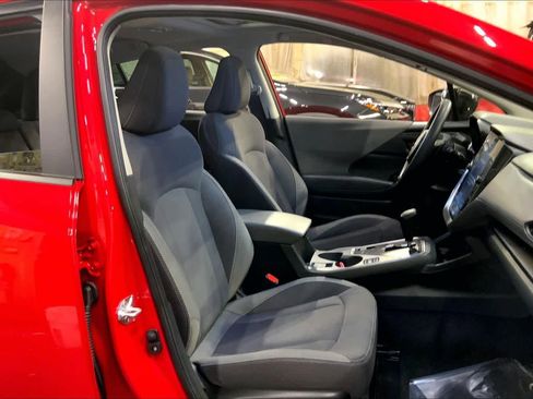 Used 2025 Subaru Crosstrek 2.0i Premium image 8