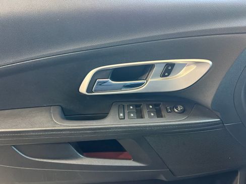 Used 2017 Chevrolet Equinox LS FWD image 13