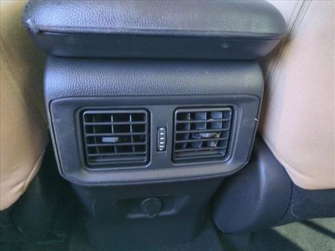 Used 2022 Toyota RAV4 LE image 17