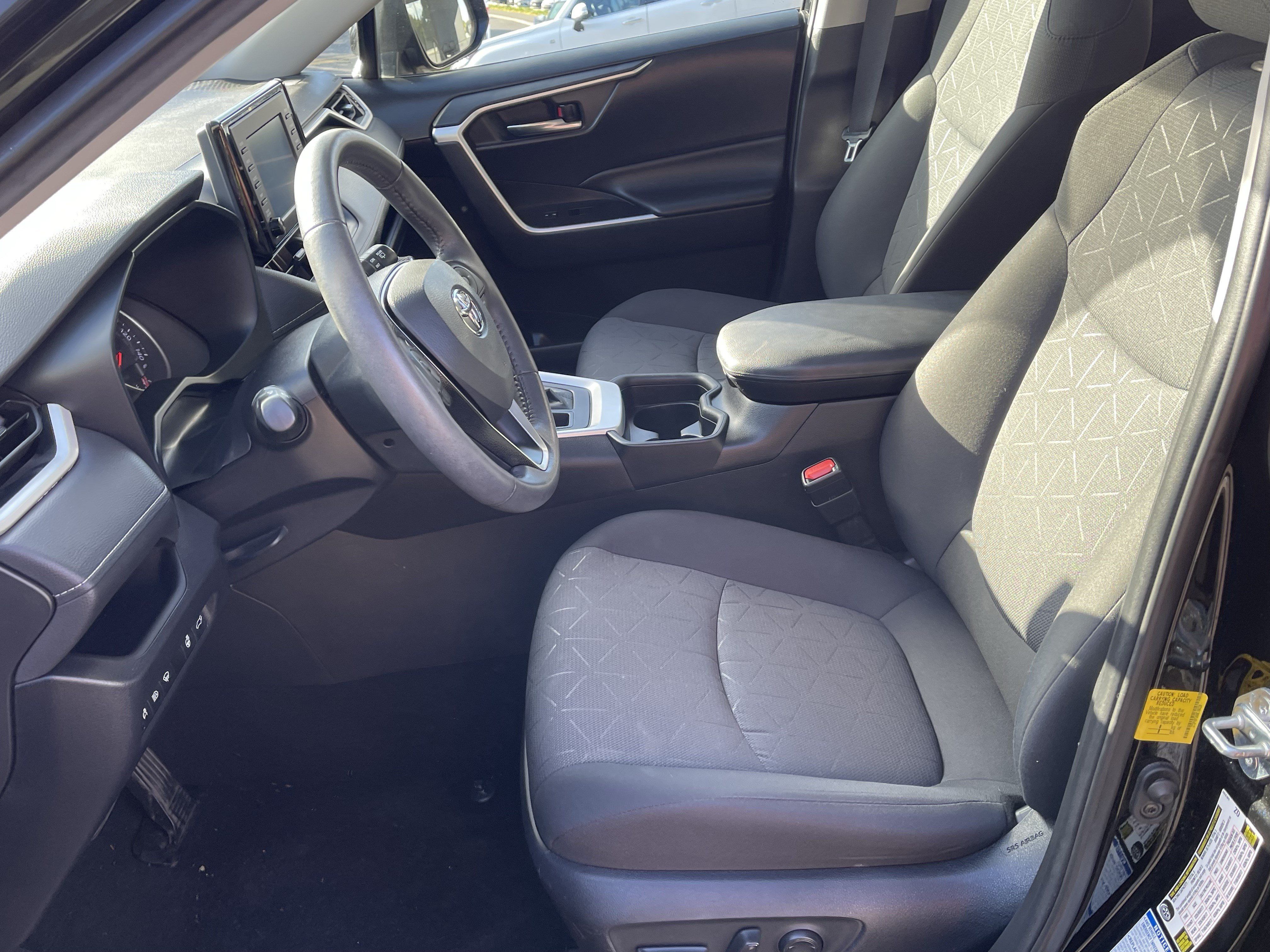 Certified 2021 Toyota RAV4 XLE w/ Convenience Package AWD/4WD image 13