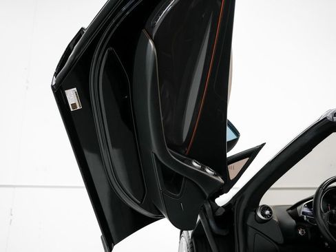 Used 2015 McLaren 650S Spider image 29