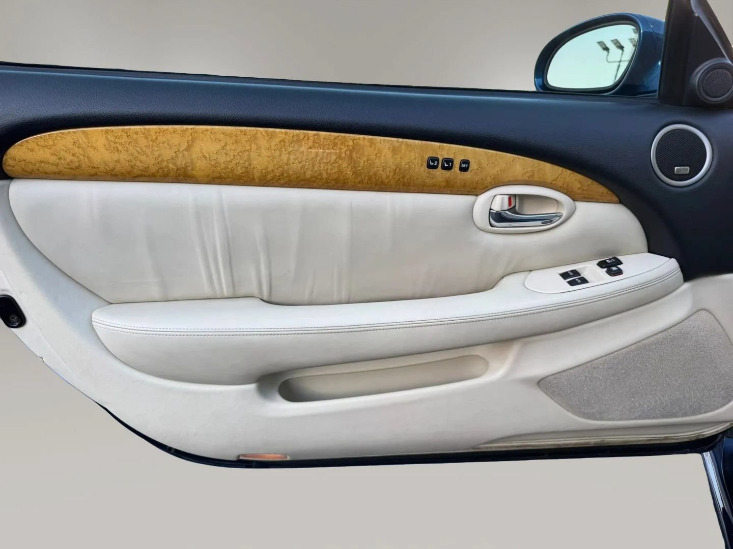 Used 2005 Lexus SC 430 Convertible w/ Preferred Accessory Pkg RWD image 9