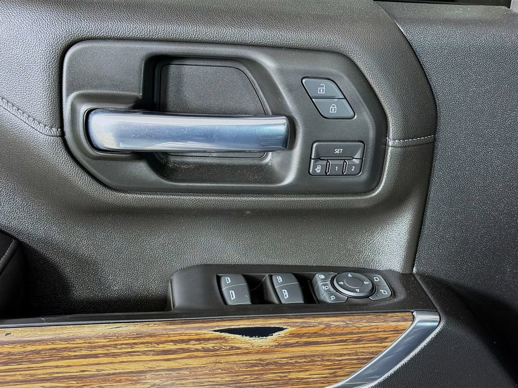 Used 2020 Chevrolet Silverado 2500 High Country w/ Technology Package AWD/4WD image 18