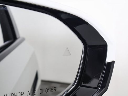 Used 2023 BMW 760i xDrive w/ Parking Assistance Package image 40