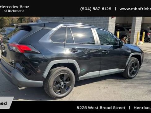 Used 2020 Toyota RAV4 XLE image 2