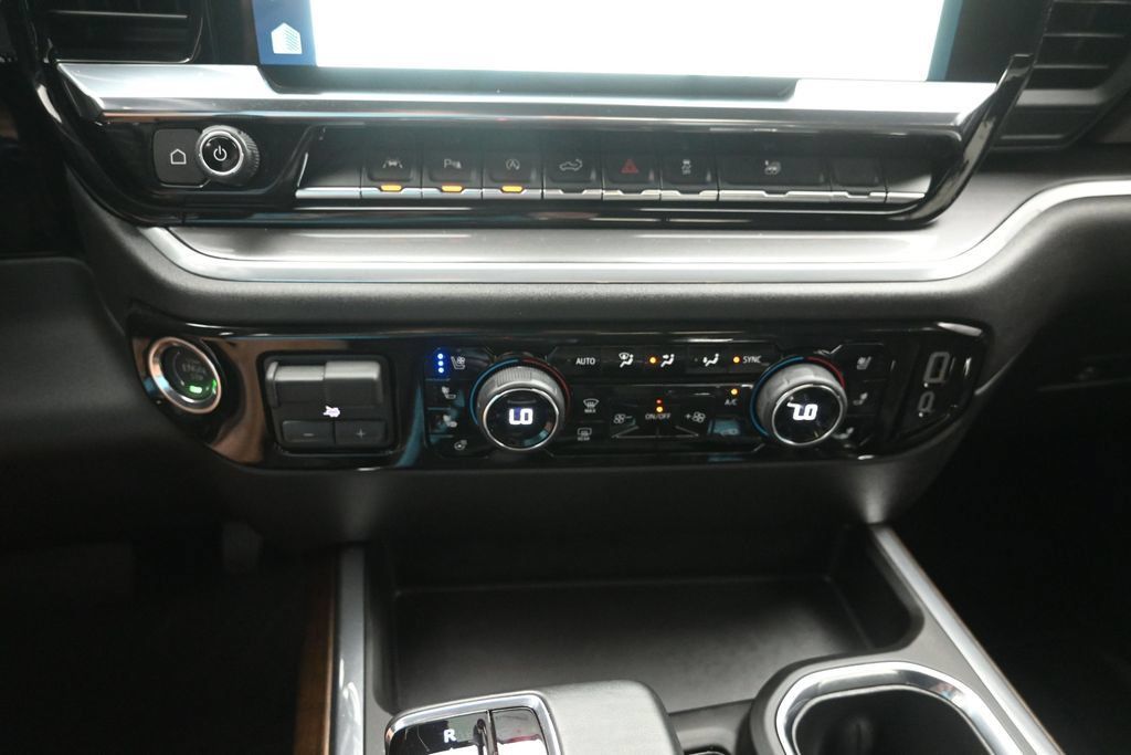 Used 2026 Chevrolet Silverado 1500 High Country w/ Midnight Edition AWD/4WD image 19