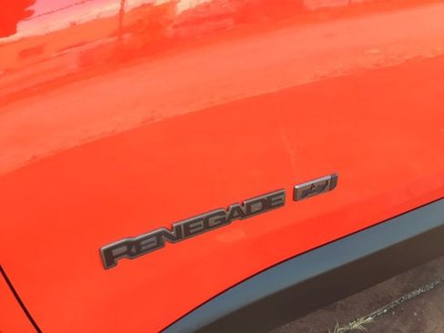 Used 2021 Jeep Renegade Latitude image 19