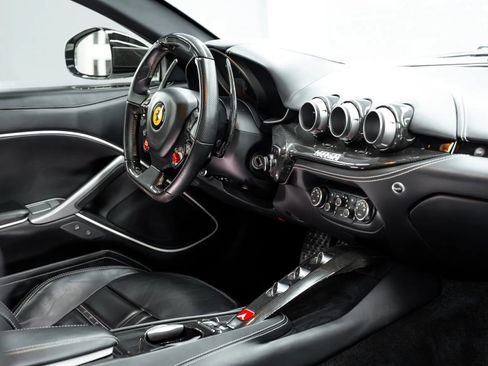Used 2015 Ferrari F12 Berlinetta image 35