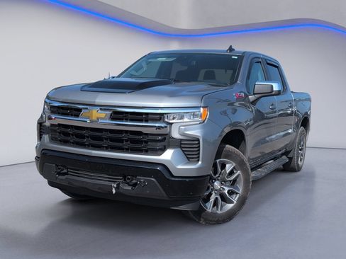 Used 2025 Chevrolet Silverado 1500 LT AWD/4WD image 2
