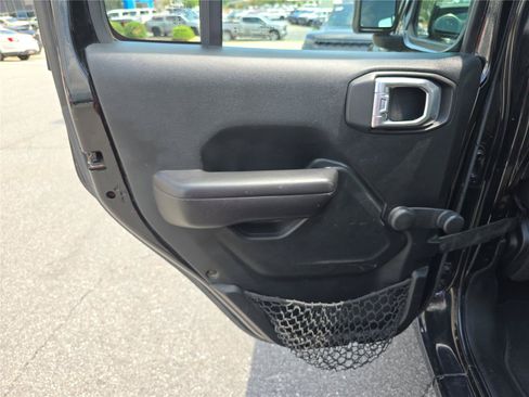 Used 2018 Jeep Wrangler Unlimited Sport AWD/4WD image 13