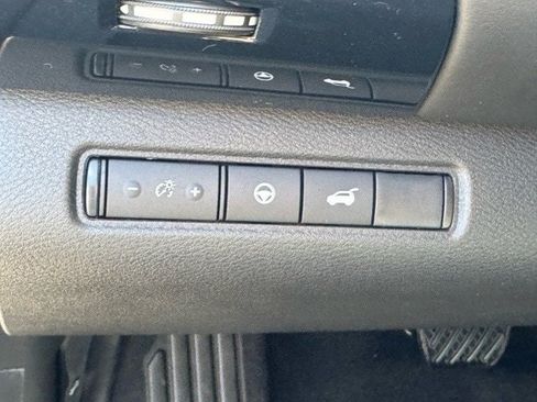 New 2025 Nissan Pathfinder SV image 16